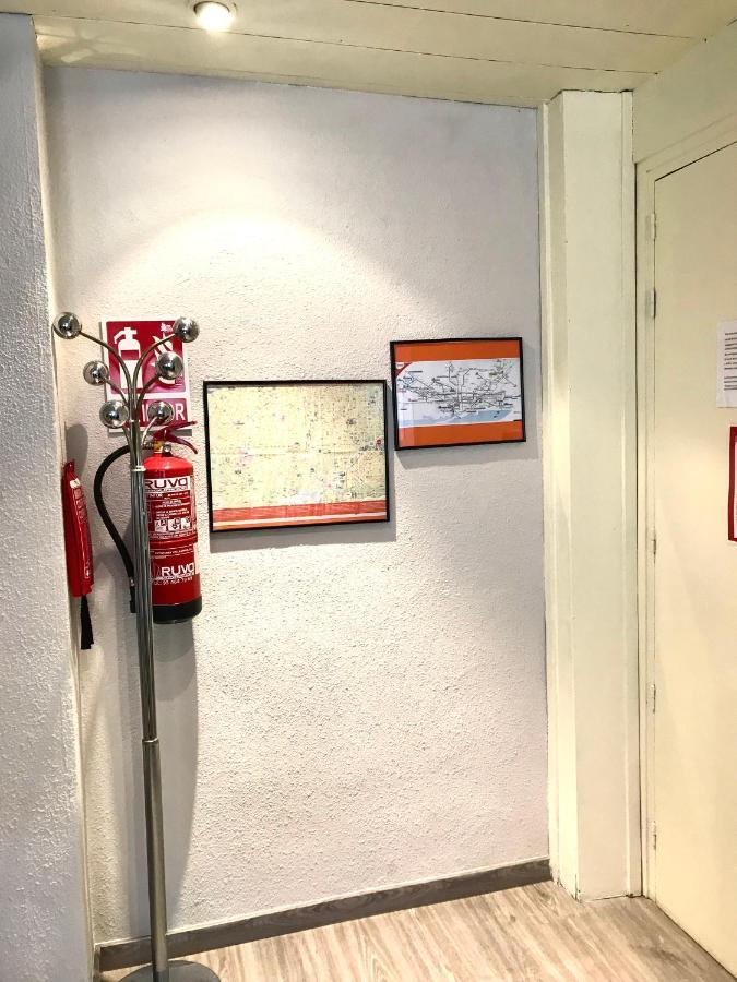Apartamento Ideal Барселона Екстериор снимка